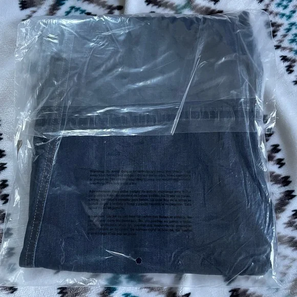 BNWT SPANXshape™ Original EveryWear
Flare Jeans in Large - Picture 3 of 4